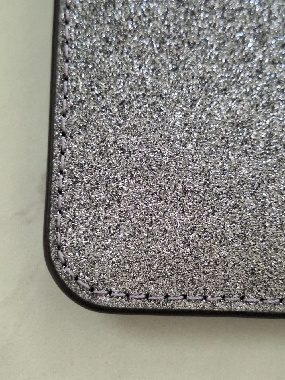 Kate Spade Lucy Glitter Medium L-Zip WristletColour NWOT